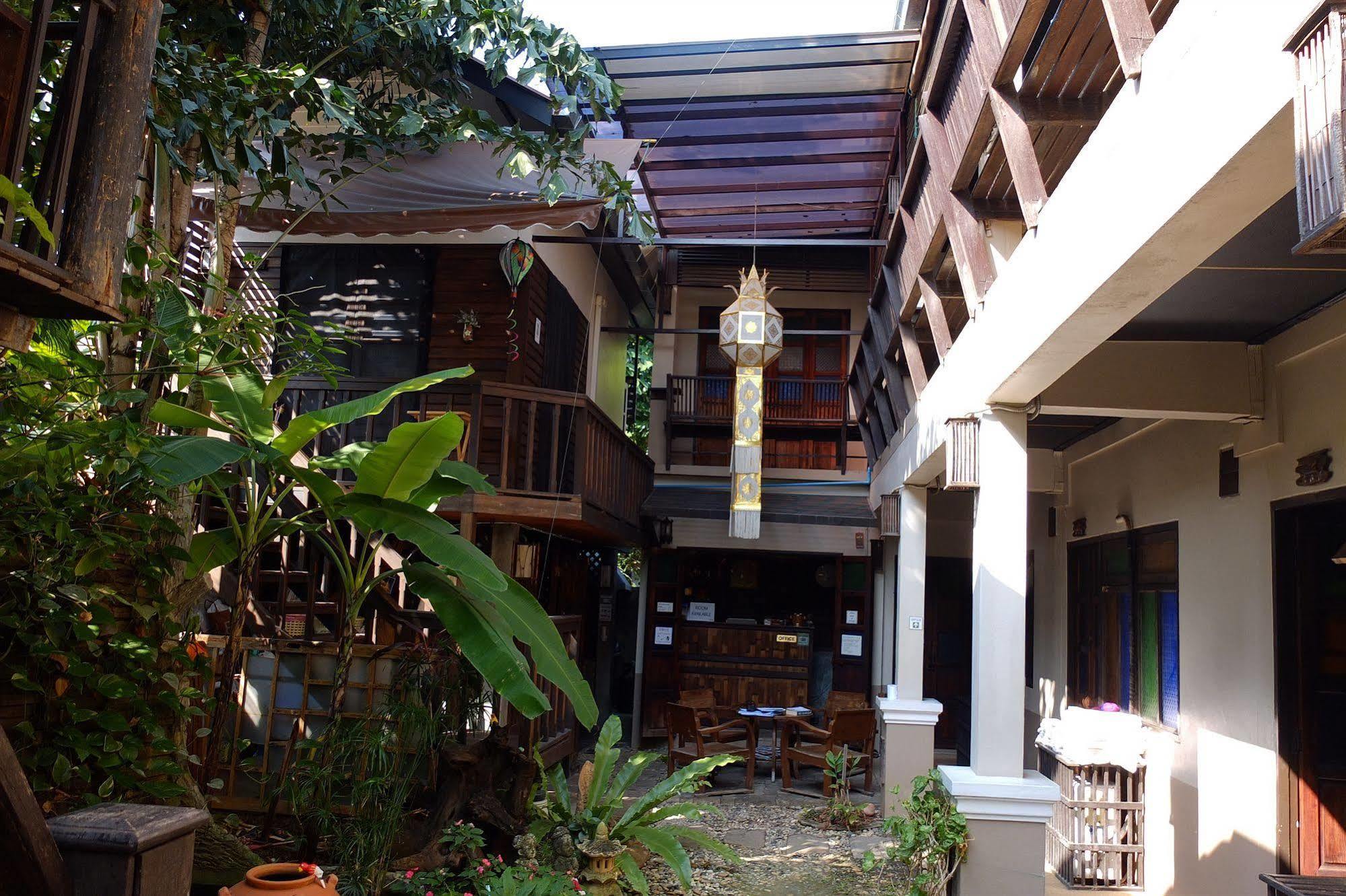 Saithong Guesthouse Csiangmaj Kültér fotó
